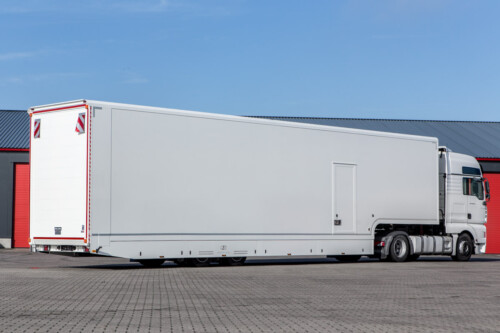 For sale: NEW 5/6 car racetrailers