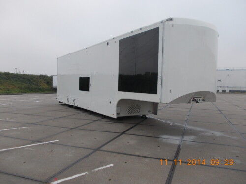 Great looking racetrailer for 4 cars