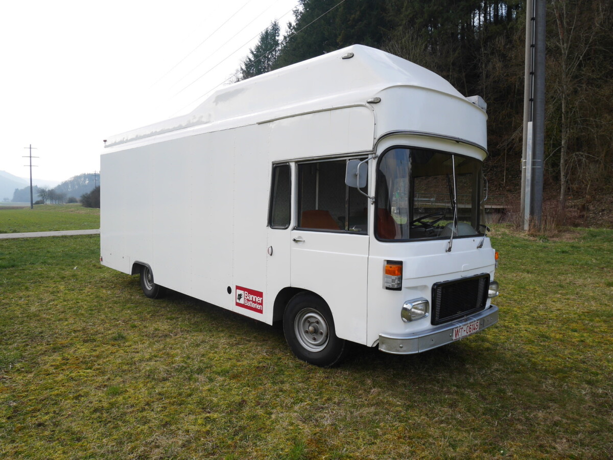 Historic Racetransporter Renault Saviem SG 2L 35