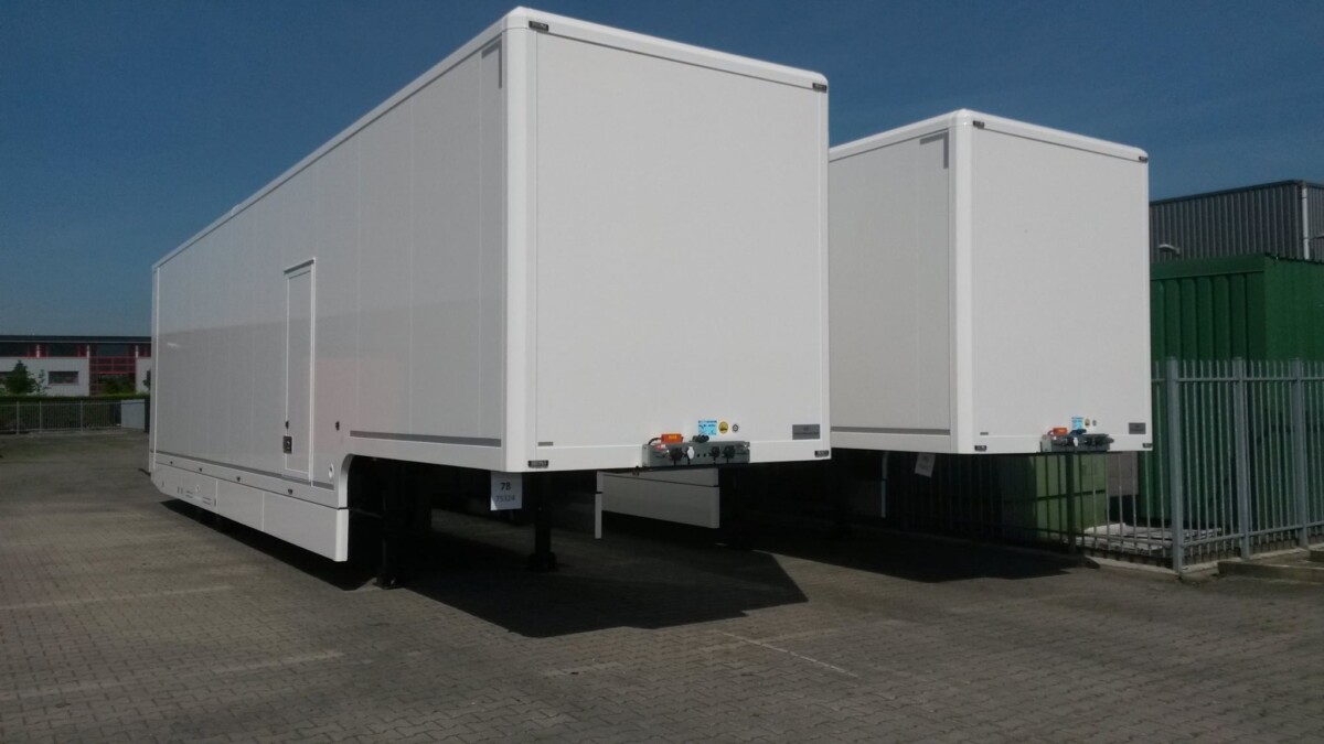 In Stock: Racetrailer including office space