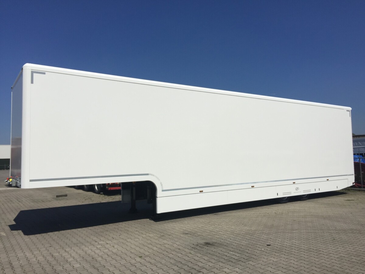 In stock: NEW racetrailer