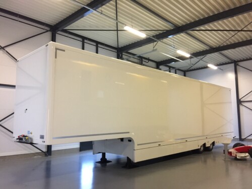 In stock: Racetrailer including office and space for 4 cars.