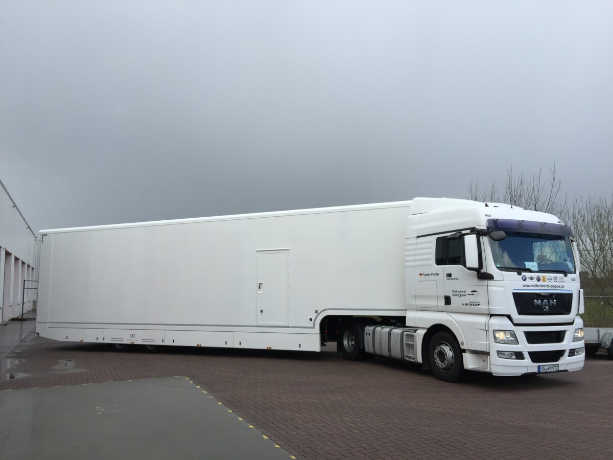 NEW: race car transporter with extra luxury office and load up to 4 cars