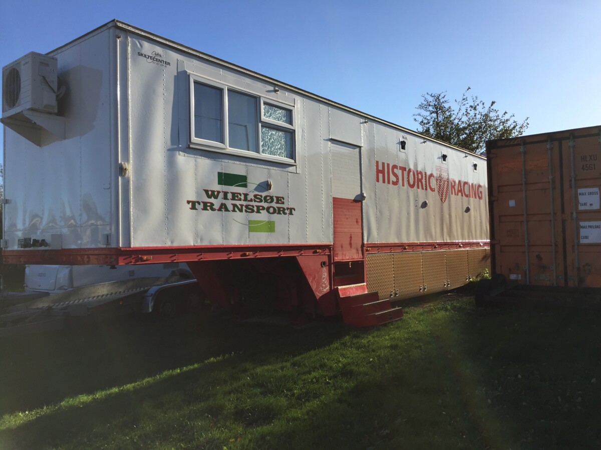 Racetrailer for 1-2 cars with awning