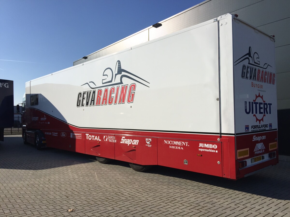 Racetrailer incl. awning